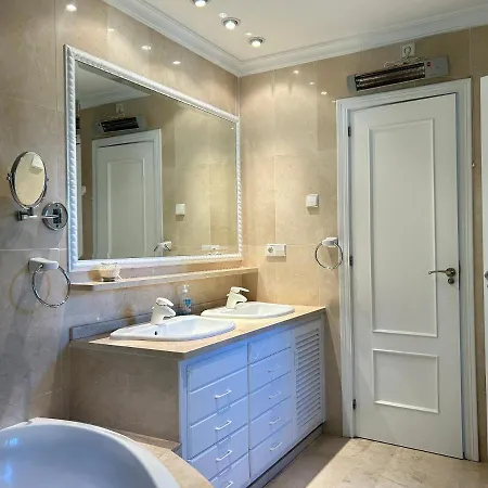 Close To The In Villa Marbella