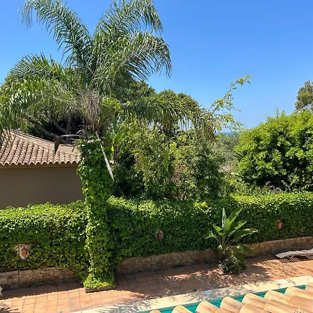 Villa Close To The In *