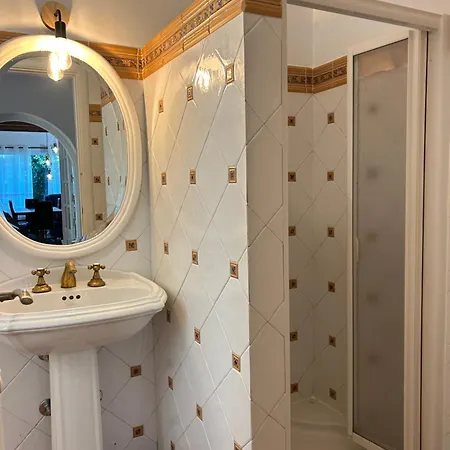 Villa Close To The In