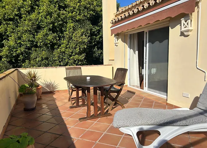 Willa Close To The In