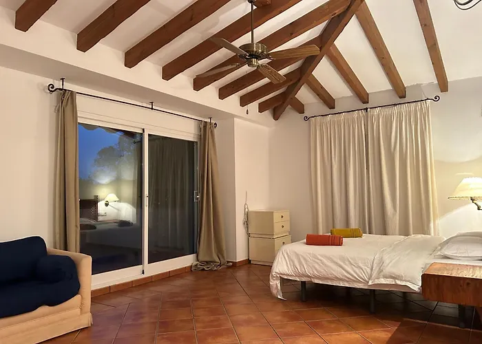 Willa Close To The In